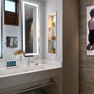 South Seas Club Level Junior Palm Suite w or Outdoor Tranquility Soaking Tub